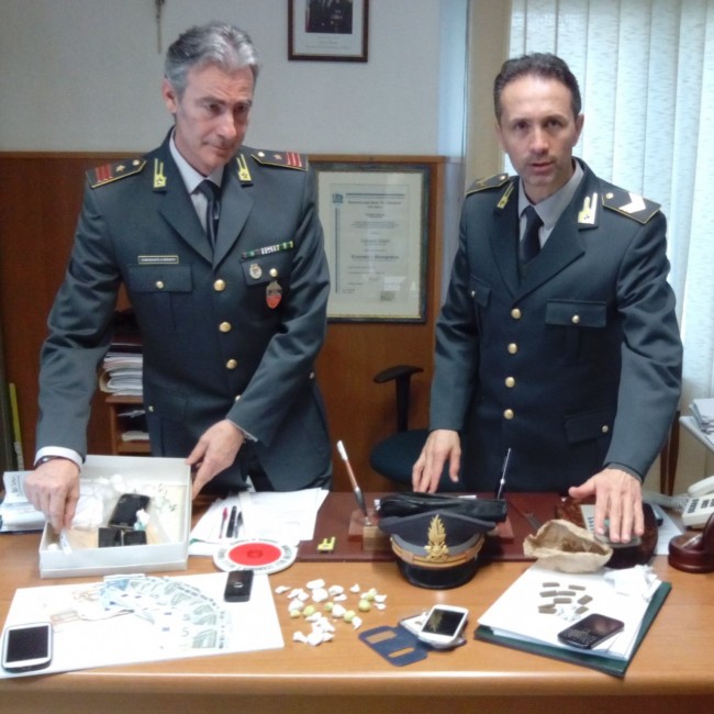 Lo stupefacente sequestrato