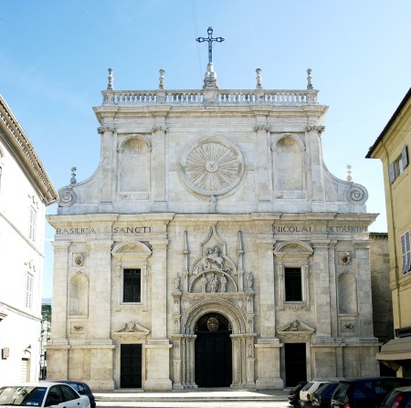 San nicola piazza facciata