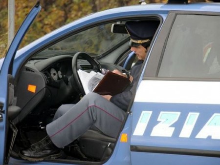 Una pattuglia della polizia stradale