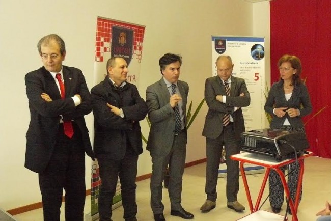 da sinistra il presidente del consiglio comunale Ivo Costamagna, il sindaco Tommaso Corvatta, il rettore Flavio Corradini e i docenti Marcello Pierini e Catia Eliana Gentilucci
