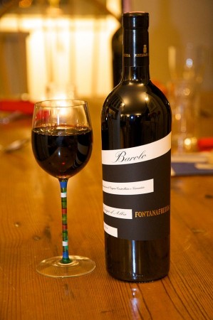 Una bottiglia di Barolo (foto: Wikipedia)