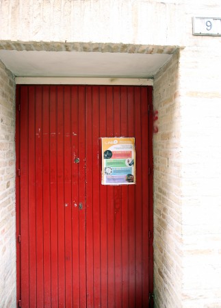 La porta d'ingresso del circolo