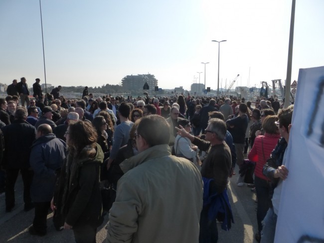 Manifestazione civitanova molo di Marco Ribechi (73)