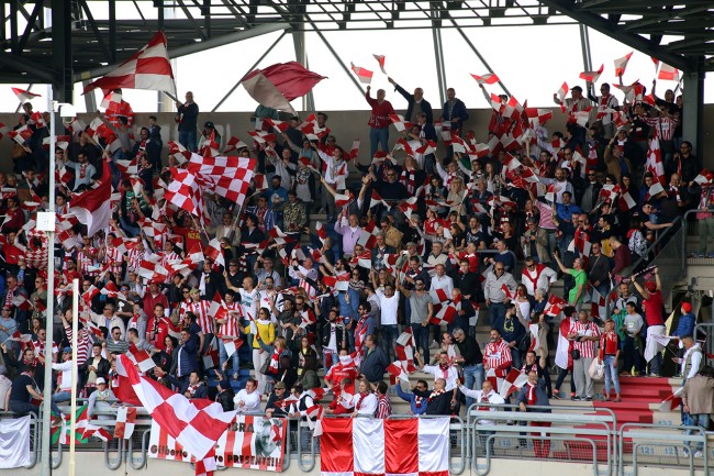 La tifoseria della Maceratese nell'ultima gara di San Benedetto