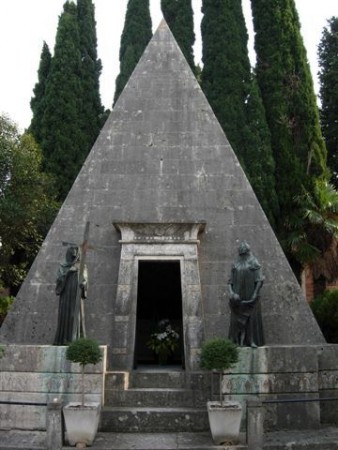 La tomba di Beniamino Gigli