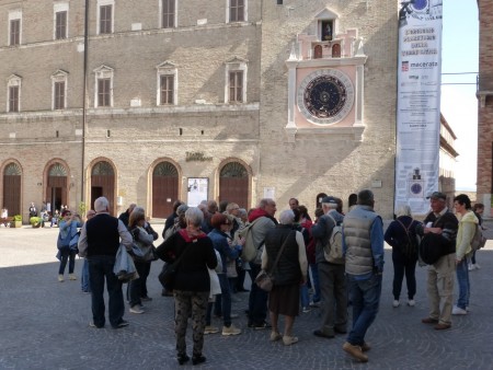 Turisti Orologio di Marco Ribechi (3)