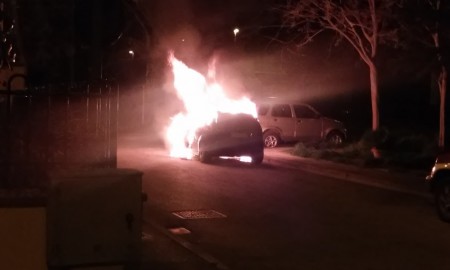 auto in fiamme (1)