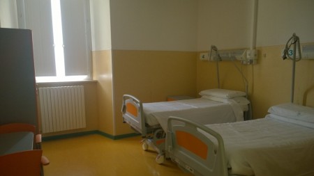 Una stanza per i pazienti nel reparto di lungodegenza