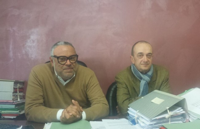 Da sinistra: Gli avvocati Simone Baldassarri e Sante Monti legali dei familiari del pescatore morto