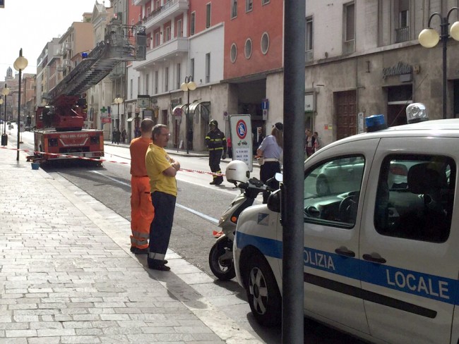 Cornicioni caduti corso cavour (1)