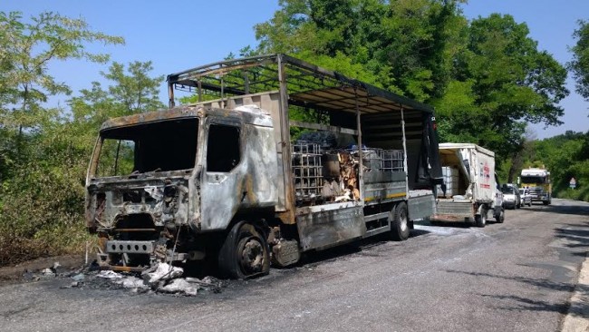 Incendio camion Cingoli 2