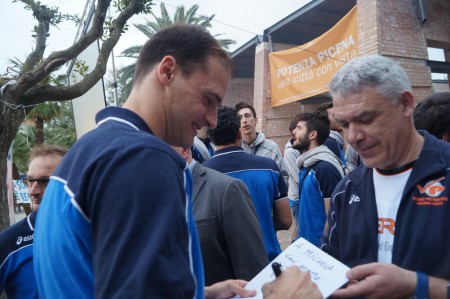 Federico Moretti firma autografi