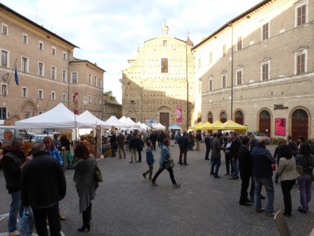 Raci in piazza a Macerata di Marco Ribechi (4)