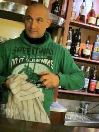 Roberto Ferraccioni, il titolare del bar Il Gatto in piazza Brancondi