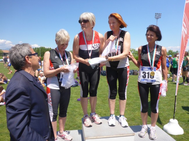 Le campionesse della Sef Macerata sul podio dei campionati nazionali