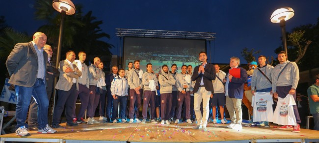 La squadra al completo sul palco