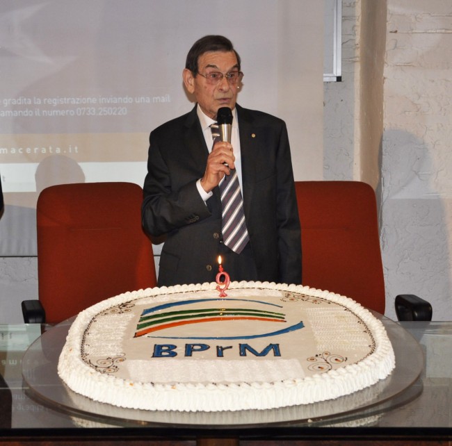 Torta di compleanno della banca per il presidente , Loris Tartuferi