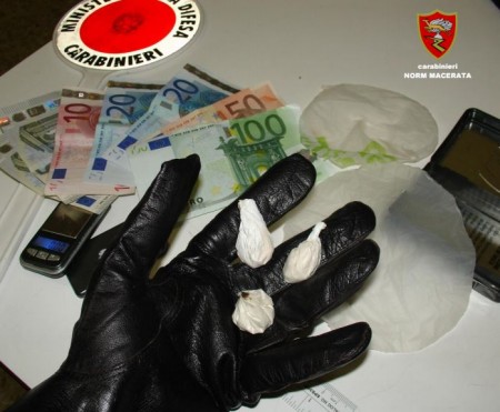 L'eroina trovata dai carabinieri del Norm di Macerata