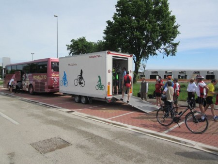 cicloturisti cia abbazie