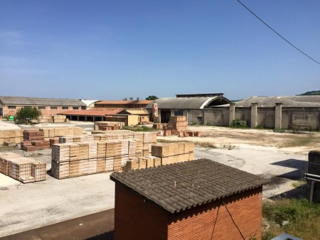 Il piazzale dell'azienda