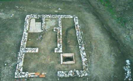 Tempio rurale Da "Archeologia a scuola", esperienza didattica del Liceo Classico di Foligno. A cura di Maria Laura Manca, Maria Romana Picuti e Matelda Albanesi