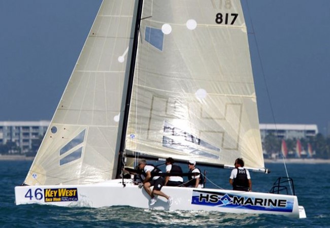 L'imbarcazione di Uka uka racing durante una competizione
