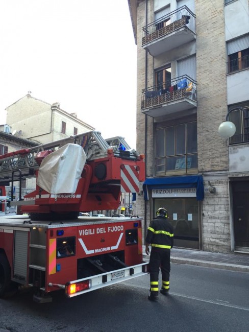 vigili del fuoco corso Cairoli 3