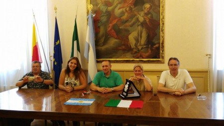 da sinistra Giuseppe Paolini, Erika Rapetti, il sindaco Tommaso Corvatta e gli assessori Cristiana Cecchetti e Piergiorgio Balboni