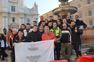 Alcuni motociclisti in visita a loreto