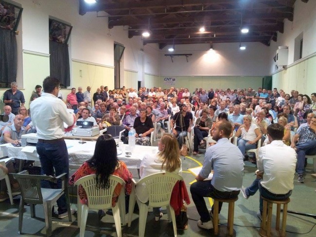 Circa 300 persone hanno affollato l'assemblea pubblica di Upp