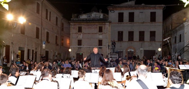 Un momento del concerto della banda "G.Ferrarini" a Colmurano