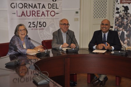 Il rettore Luigi Lacchè (al centro) con la presidente dell'Alam Daniela Gasparrini