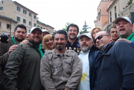 Alcuni degli esponenti della Lega Nord Tolentino in occasione della visita di Matteo Salvini a Macerata