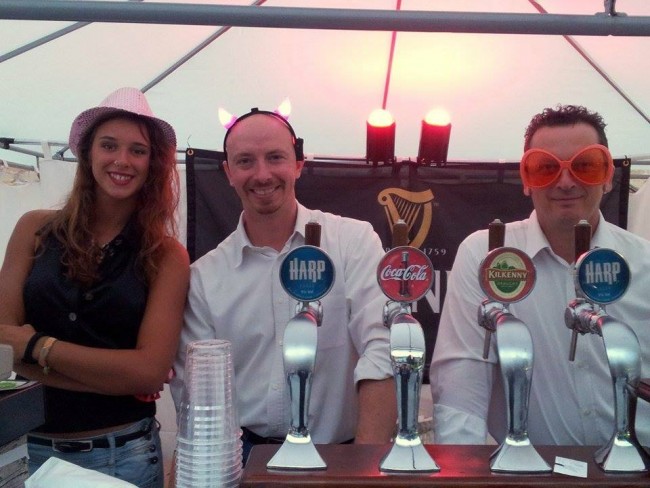 Luca Mogetta e lo staff del Dublin Pub