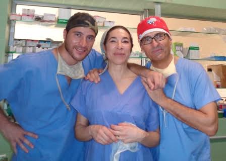 Paola Emiliozzi con l'equipe in Africa