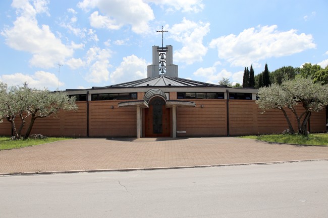La parrocchia Regina Pacis di Matelica dove ogni domenica Andrea Santoro portava a messa la madre