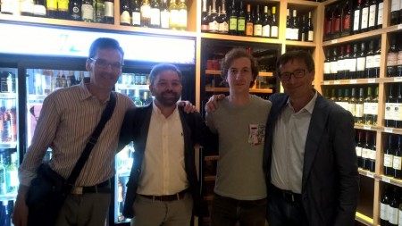 Signor Ambrosi, con il nostro enologo Giovanni Basso e due clienti americani Fontezoppa