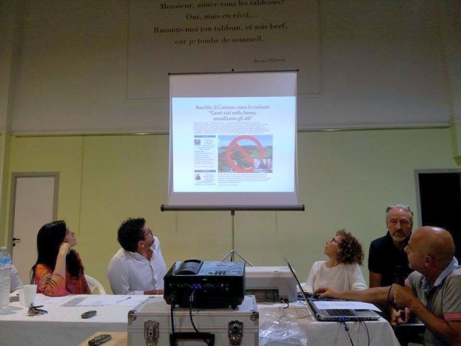 Una delle slide proiettate in assemblea.
