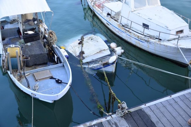 Il peschereccio Valentina affondato al porto di Civitanova
