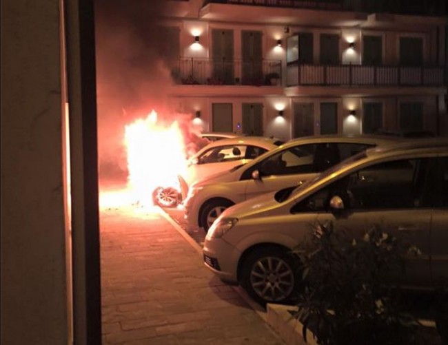 auto_fuoco_via_pola_paolo_mangialardo