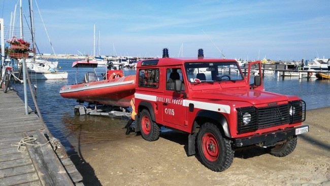 Il gruppo sommozzatori dei vigili del fuoco per il recupero del corpo