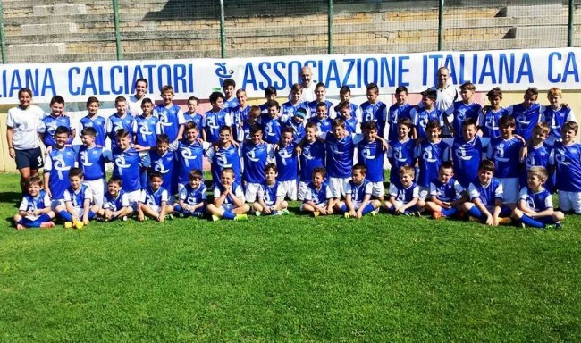 Foto di gruppo per il camp Aic di Potenza Picena