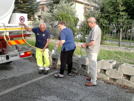 Permane il divieto di usare acqua in località Villa Case e Villa Pianiglioli