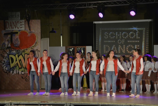 hip hop felpa rossa