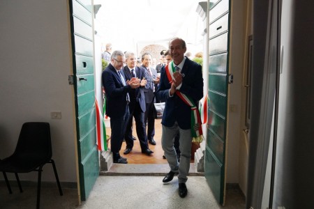 Il taglio del nastro del College Internazionale a Monte San Martino