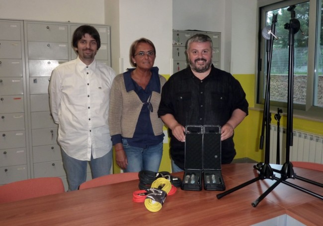 La donazione dei microfoni Michele Gismondi, Mara Amico e Gian Nicola Ferranti