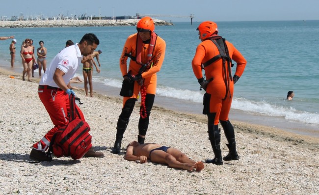 mare sicuro 2015 lungomare civitanova (36)