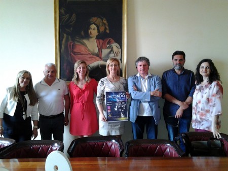 Foto di gruppo in occasione della presentazione della notte bianca 2015 a Tolentino