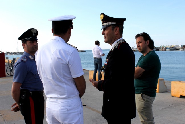 Il capitano Enzo Marinelli al porto in attesa del recupero del corpo in mare