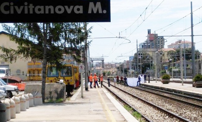 suicidio stazione (4)